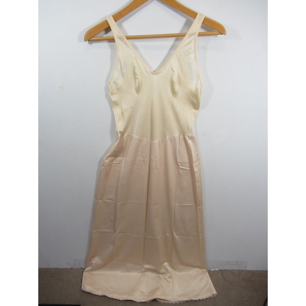Vintage Warners Full Dress Slip Women 32 Beige 55700